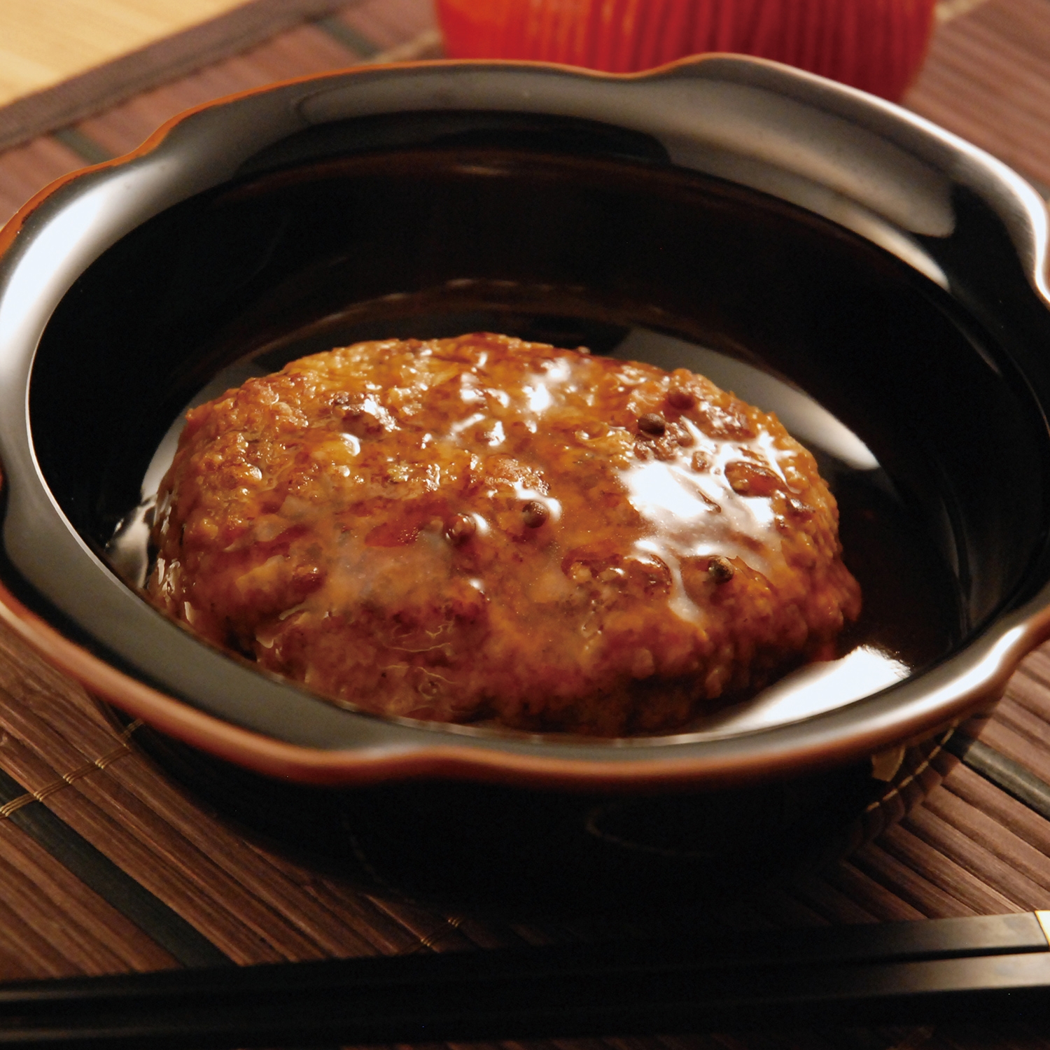 〈和料理みのり〉但馬牛と神戸ポークの煮込みハンバーグ山椒風味