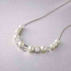 パヴェボールネックレス