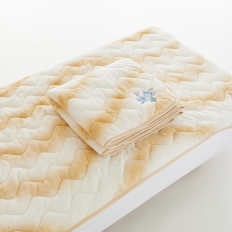 〈西川〉あたたか敷きパッド