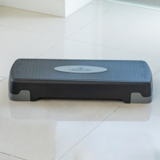 〈鉄人倶楽部〉エアロビックステップ